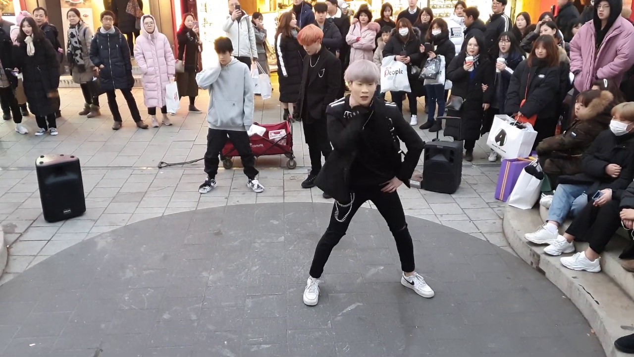 Danger - BTS(방탄소년단)/ 언노운(Unknown)-이석준(Lee SukJoon) DANCE COVER HongDae(홍대) Busking 20200102