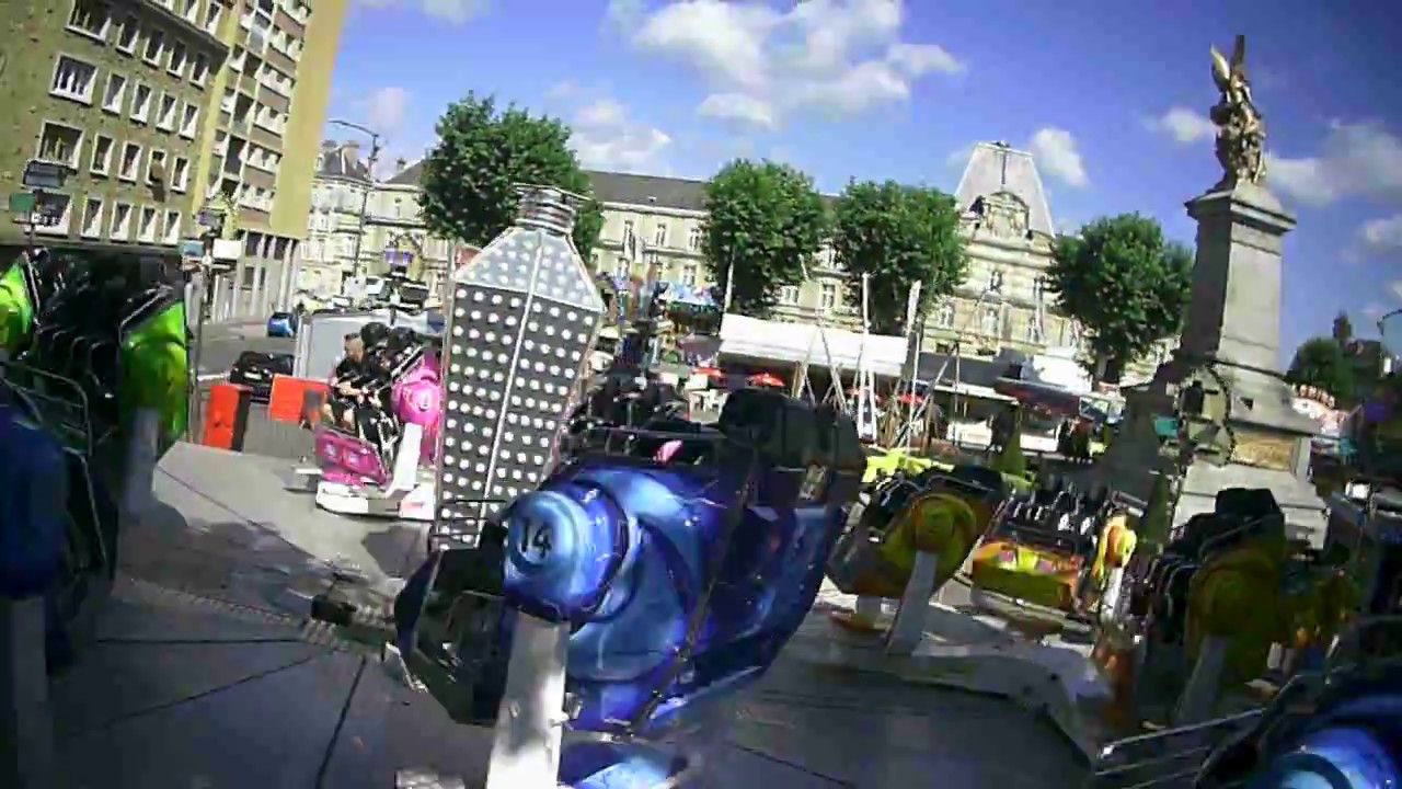 Crazy Loop shaker attraction (on-ride)
