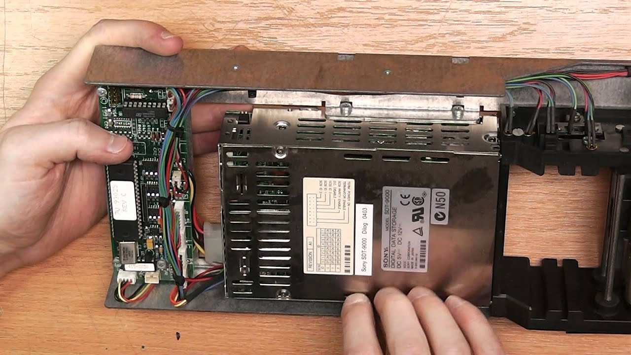 Libra 8 DDS3 Tape Changer Teardown