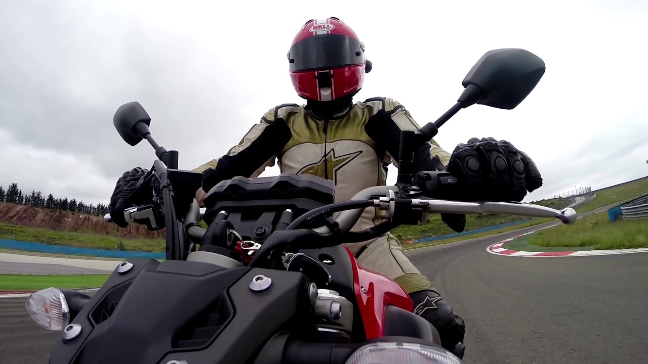 Yamaha MT-07 vs Kawasaki ER-6N