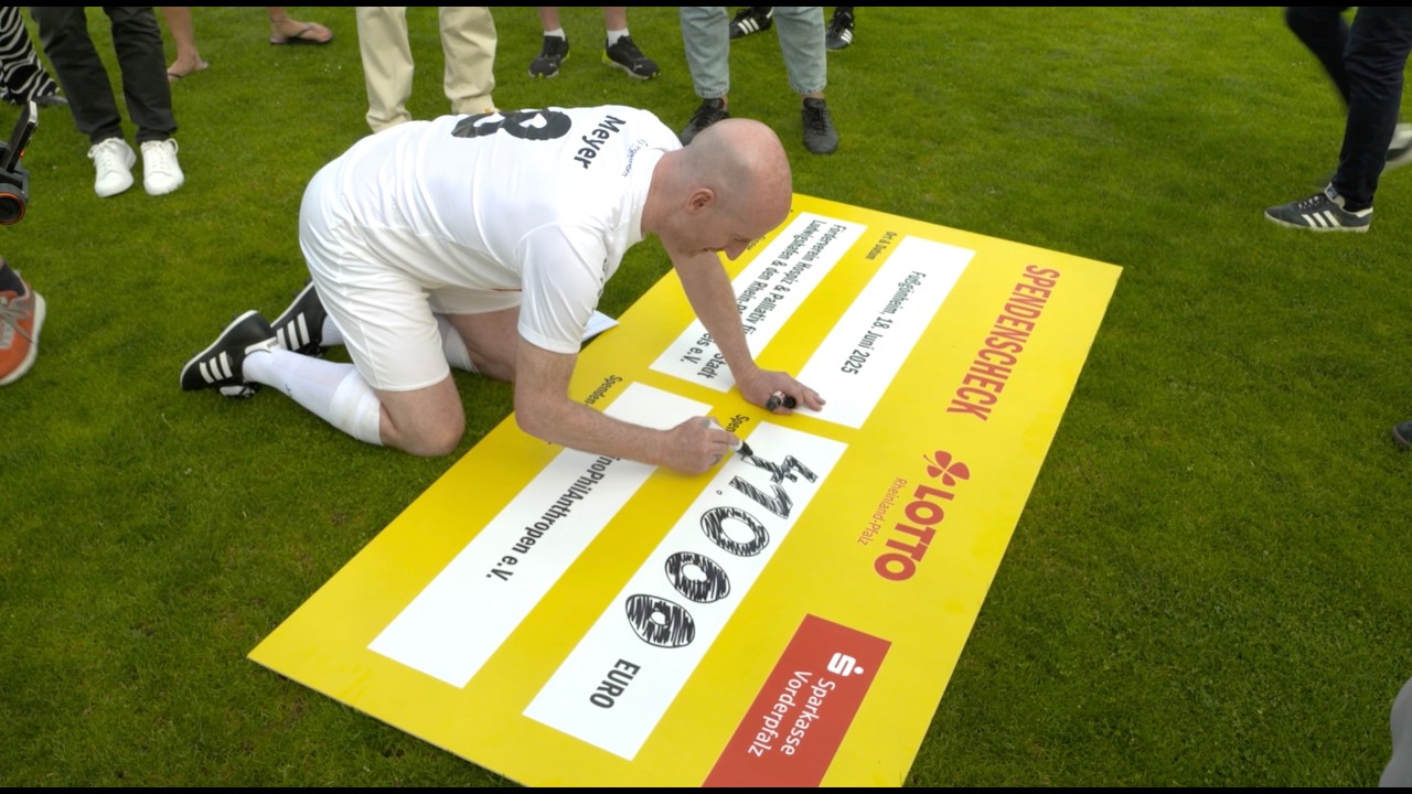 Überragende 41.000 in Fußgönheim - Hildebrand und Durm mit Lotto-Elf Premiere