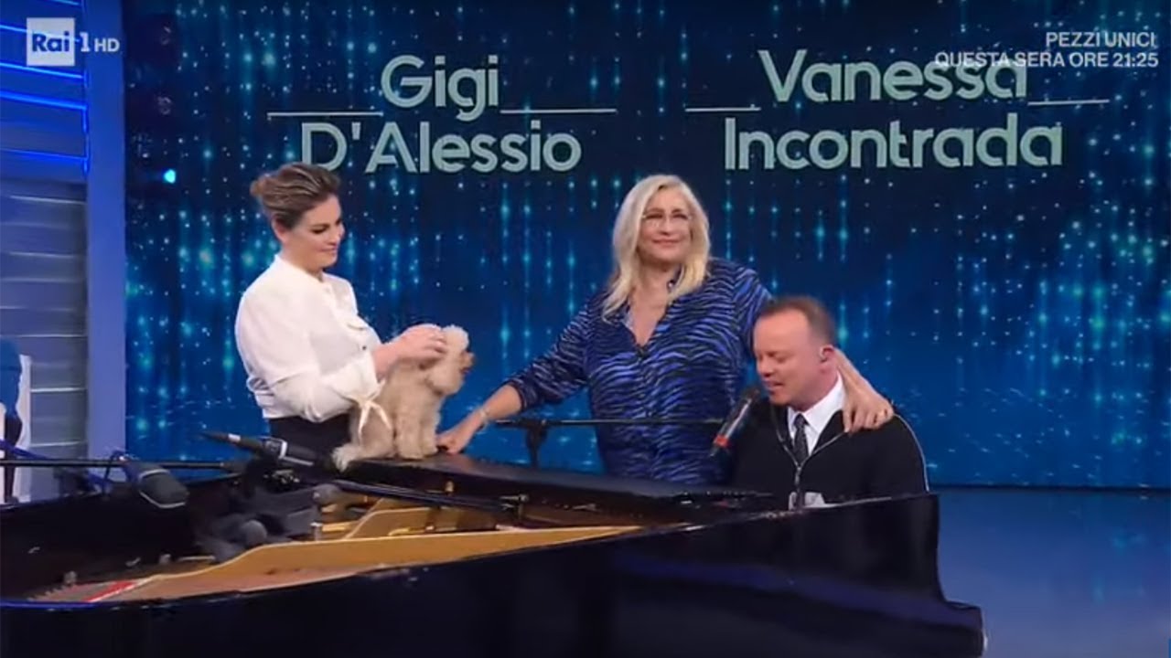 Gigi D'Alessio e Vanessa Incontrada cantano al pianoforte - Domenica In 24/11/2019
