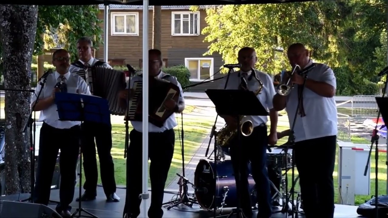 Summer in Maironis Park