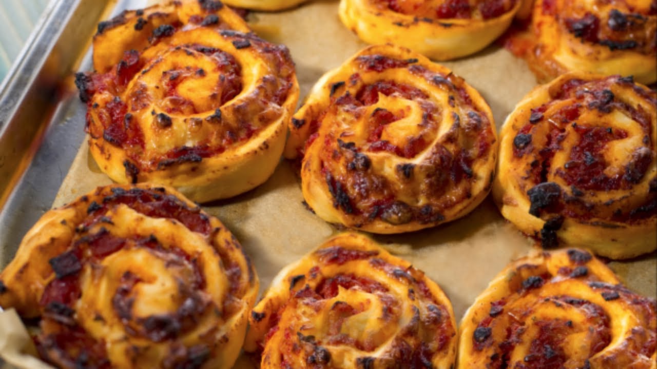 Magyaros pizzatekercs | Mindmegette.hu