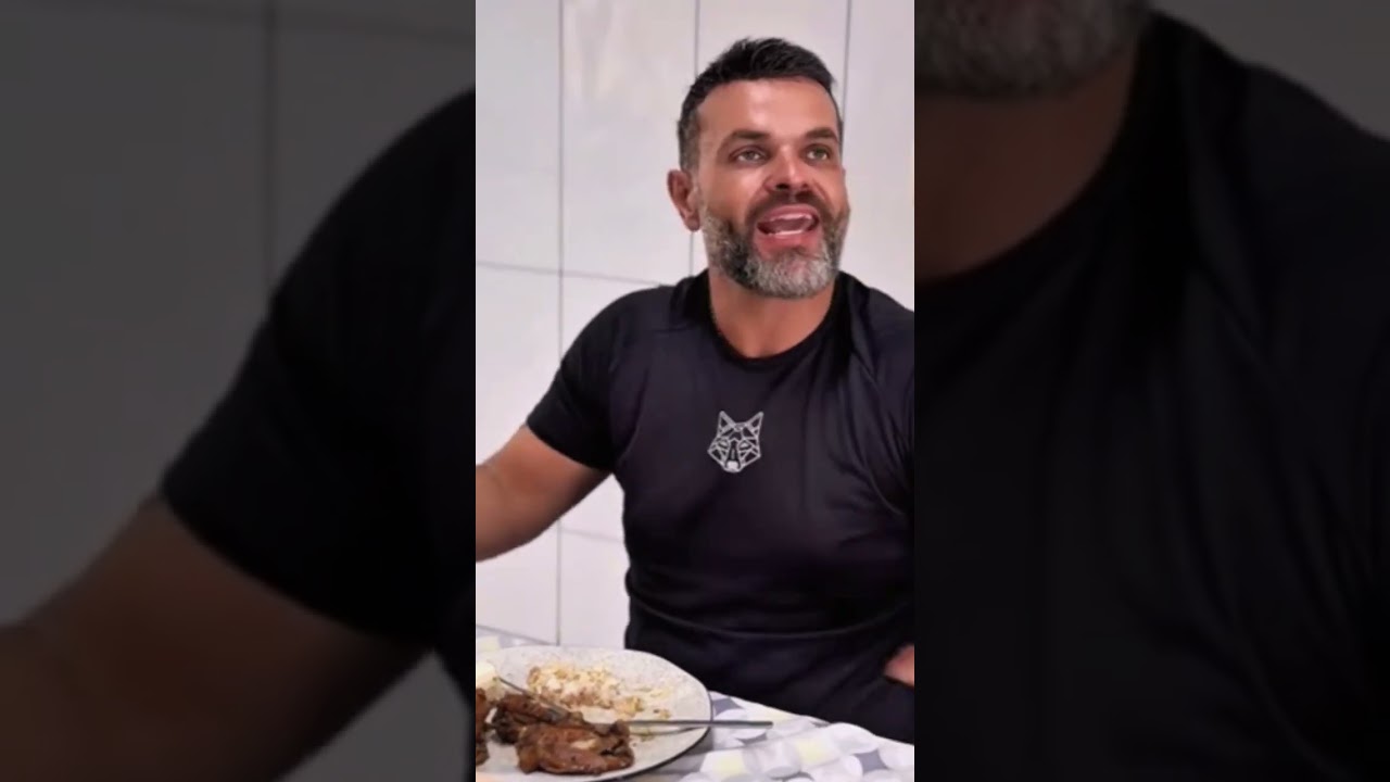 Paulo egoísta na comida 