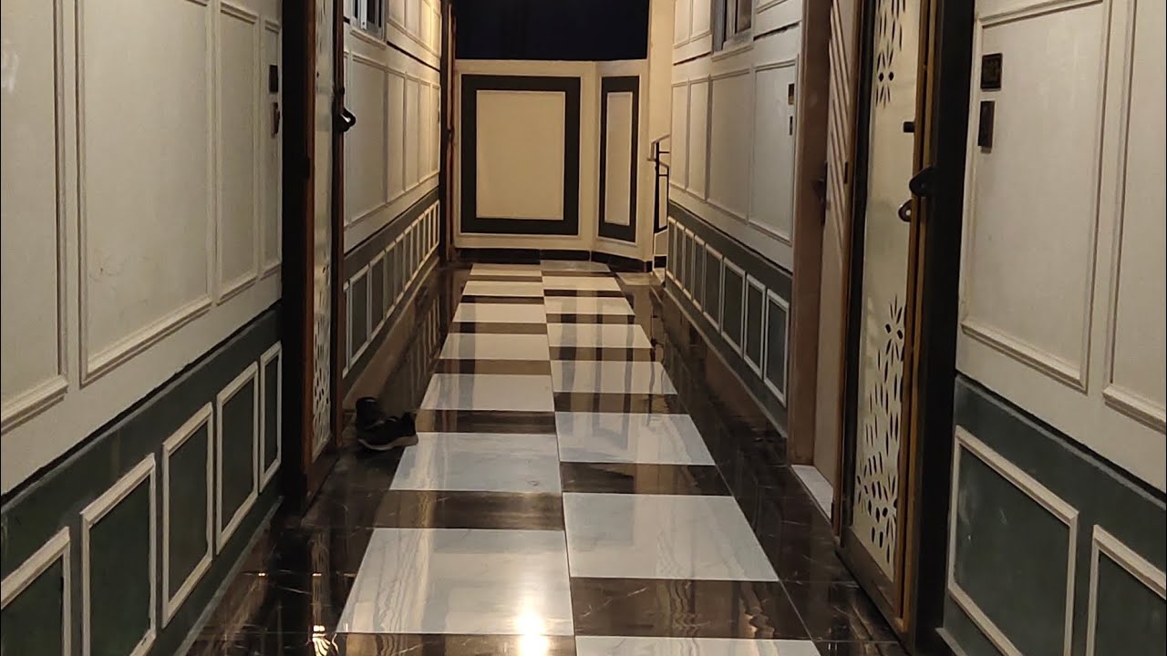 With Roof  Flat For sale  Jamshed Road Near Quddusi Masjid4th Floor With Lift & Standby Generator3