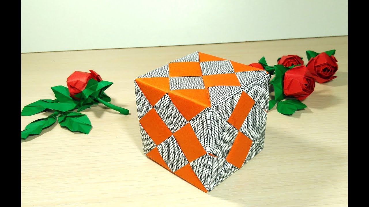 Origami box for trinkets or jewelry. Ideas for Valentine home decorations and gifts.