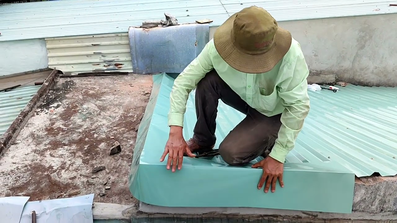 Chống dột đập bỏ con lươn thay thế mái tôn gần 30 năm Nghĩa Thục quận 5