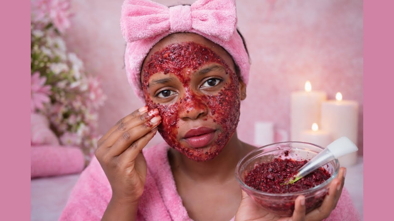 Natural hibiscus face mask to fix hyperpigmentation