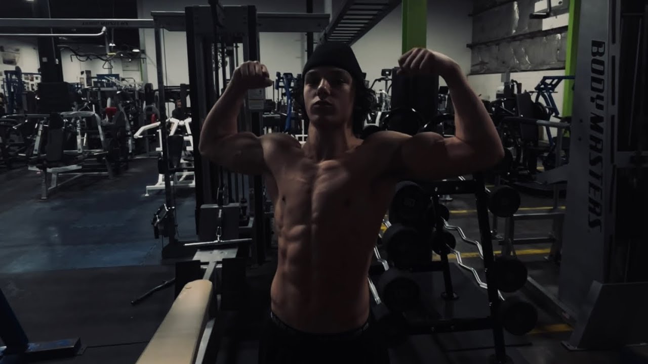 9- Shoulders😈