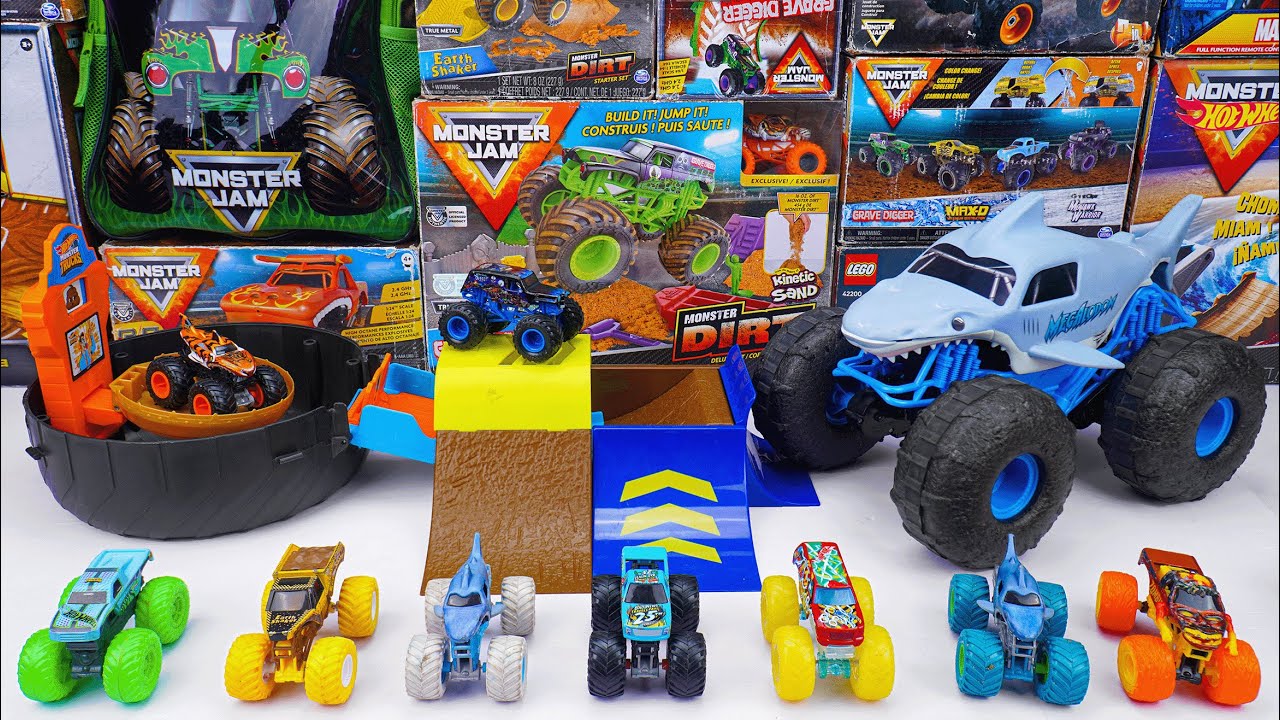 Monster Jam Collection Unboxing Review | Monster Jam Hot Wheels Monster Trucks Stunt Tire Set