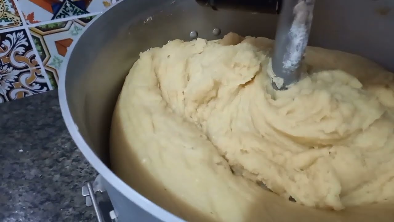 Massa de coxinha  rápida e fácil na masseira hotmixer 14 l Bralyx