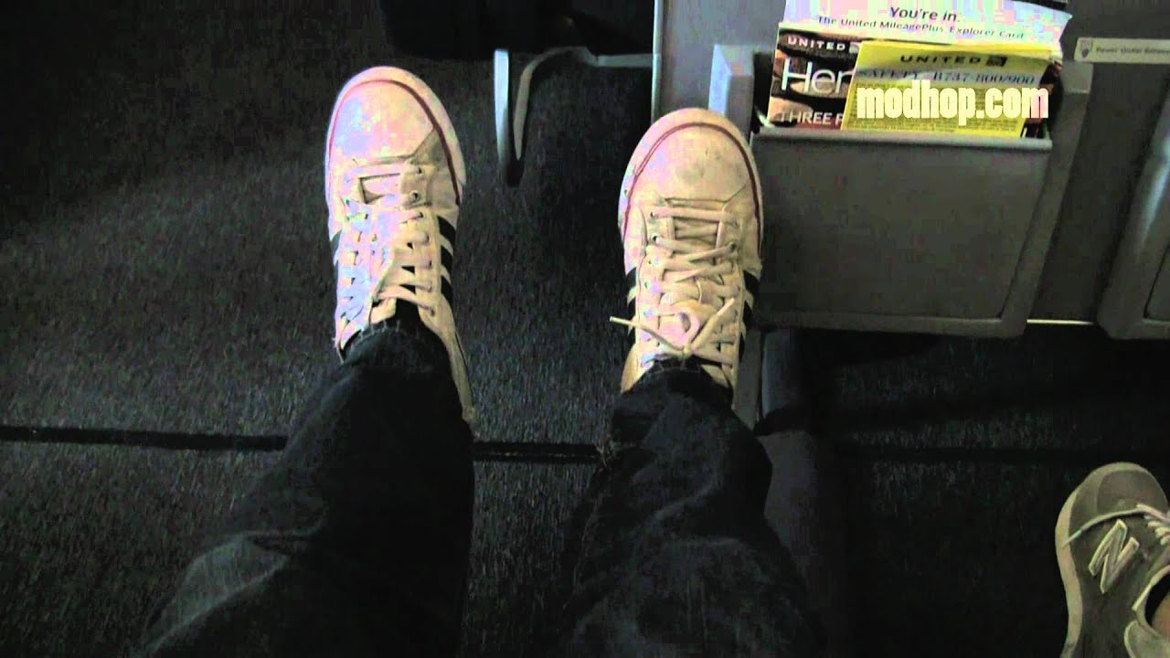 United Airlines 737-800 Bulkhead Row Seat 7D