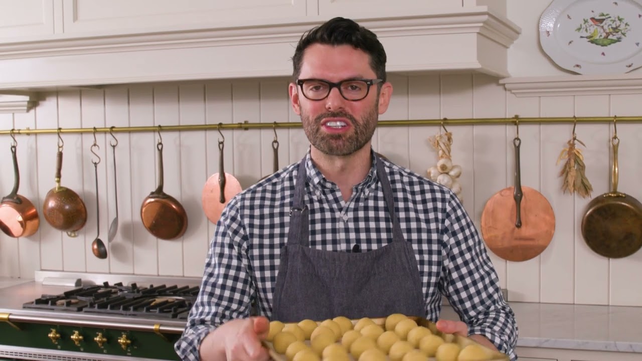 Brown Sugar Vanilla Cakepops with Preppy Kitchen | Domino® Sugar