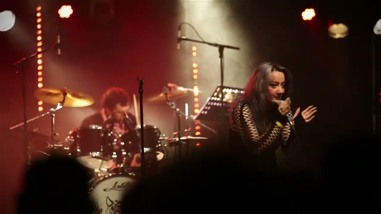 THE FIVE SOUNDS [ Less Than A Man ] clip officiel
