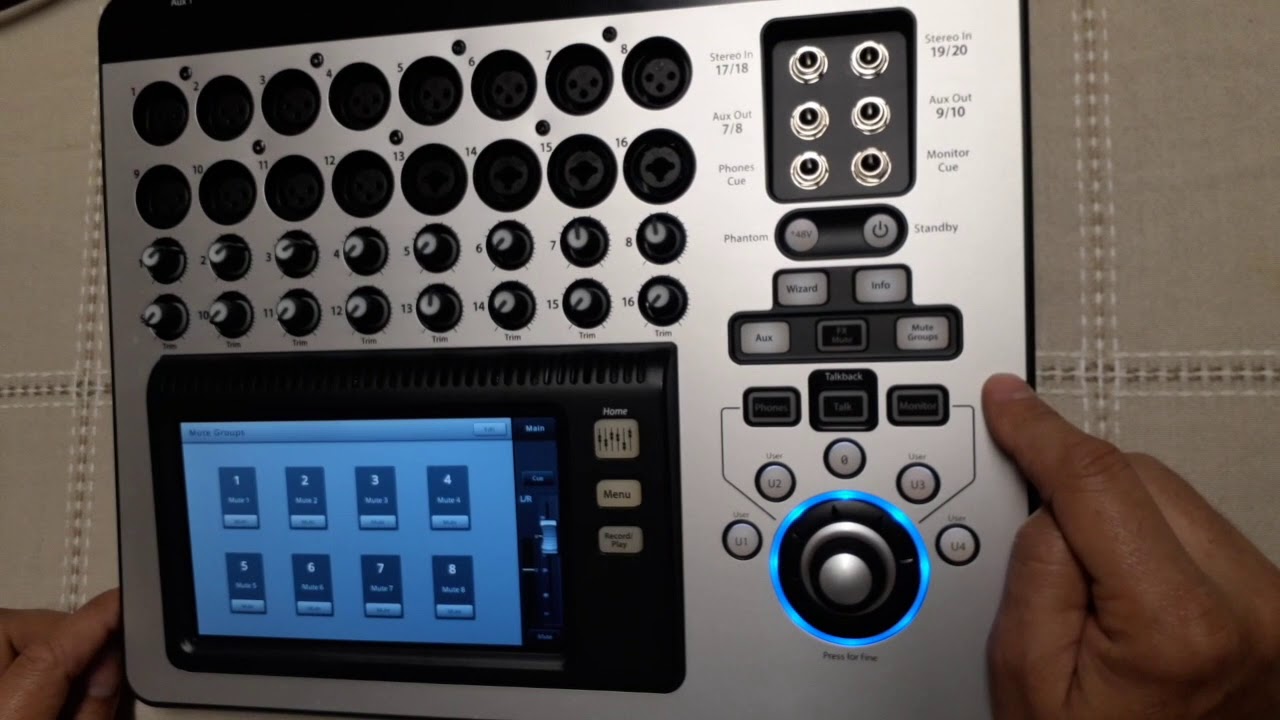 Mesa de som QSC TouchMix16