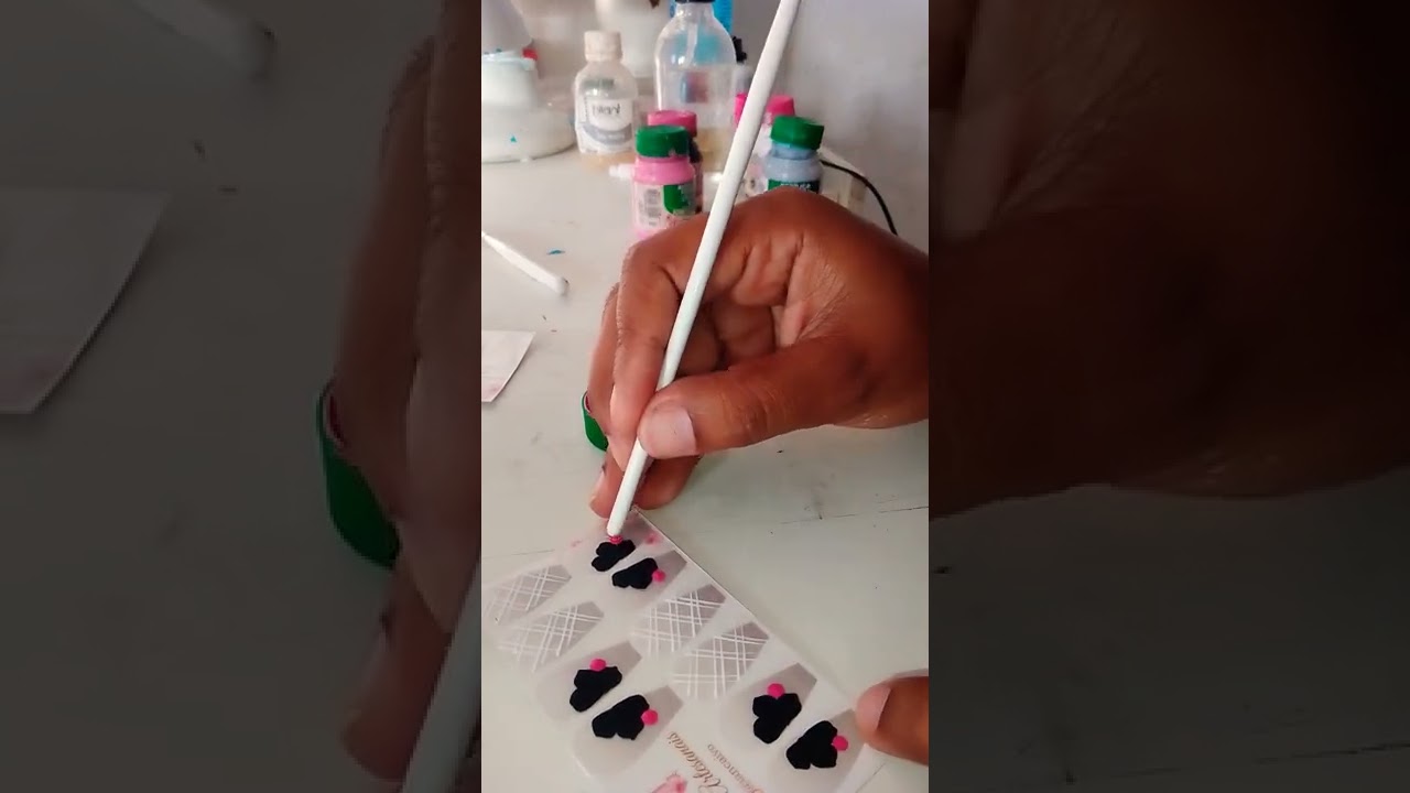produção, tenho que fazer 1200 cartelas em um mês, (adesivos artesanais de unha)