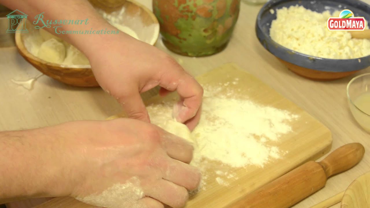 Reteta veche din Ardeal: Placinta impaturata (Traditii Culinare Romanesti)