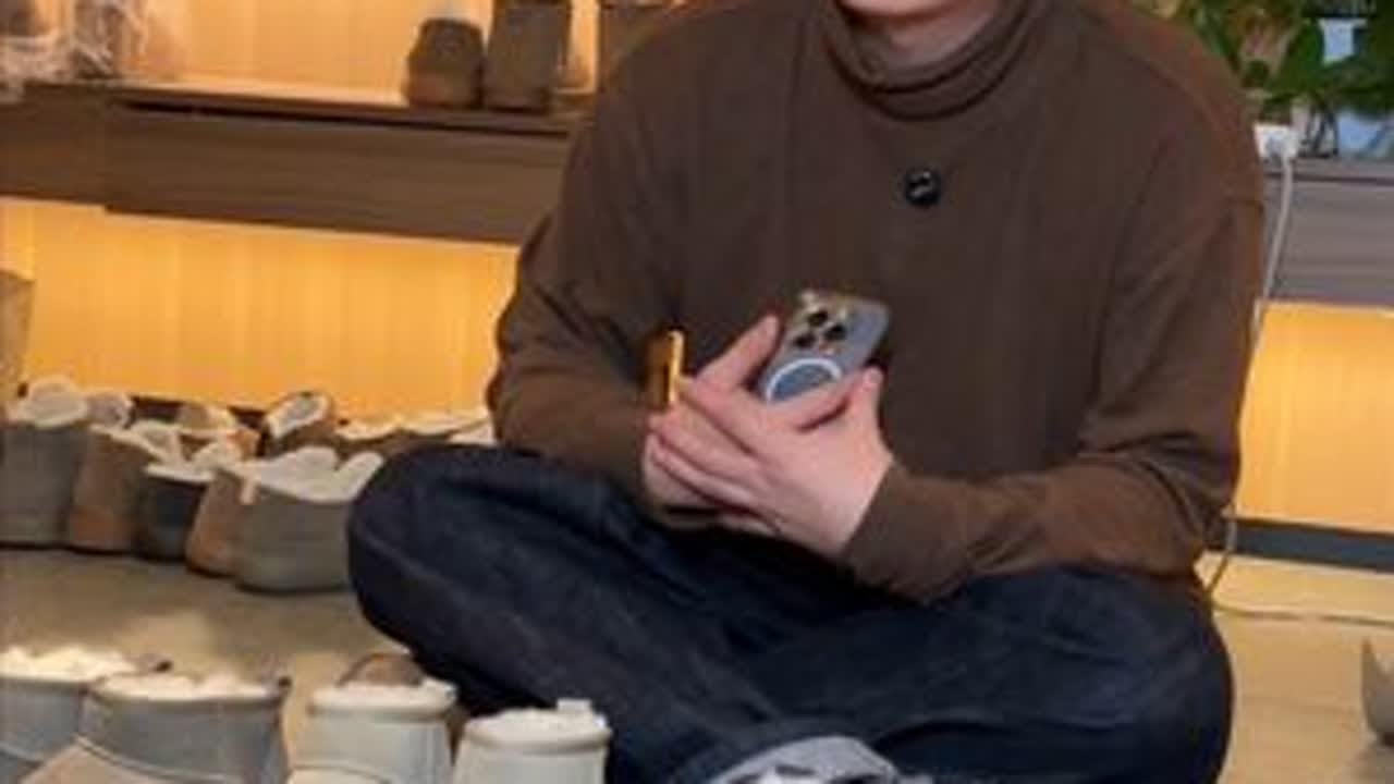 宝宝们，三儿红是非多啊……哎～三儿真的只想好好做鞋子……我的雪地靴好不好，宝宝们自己上脚去感觉就知道了。#雪地靴#LSLN #LAOSANBELIEF