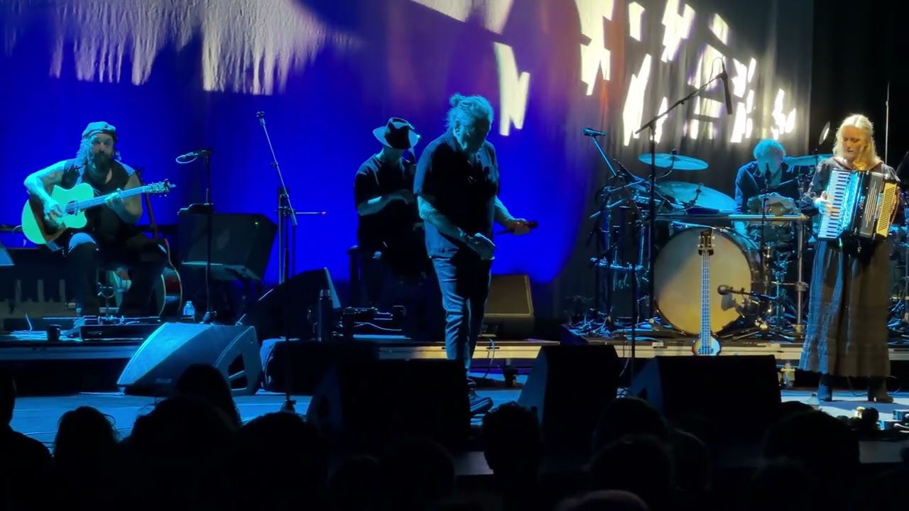 Robert Plant's Saving Grace ft. Suzi Dian - The Rain Song - Massey Hall - Toronto, ON - 2025/11/10