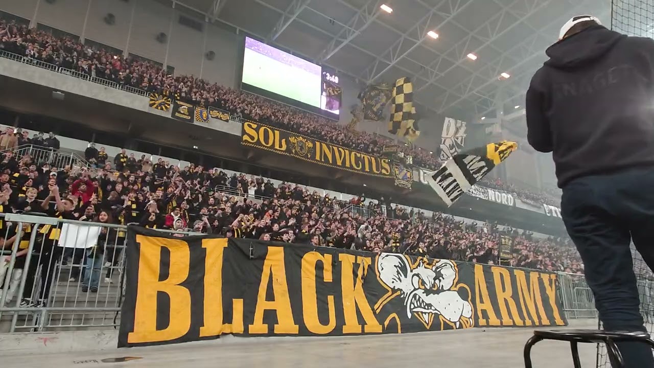 AIK-klacken på Tele2 Arena (AIK - Västerås 1-1)