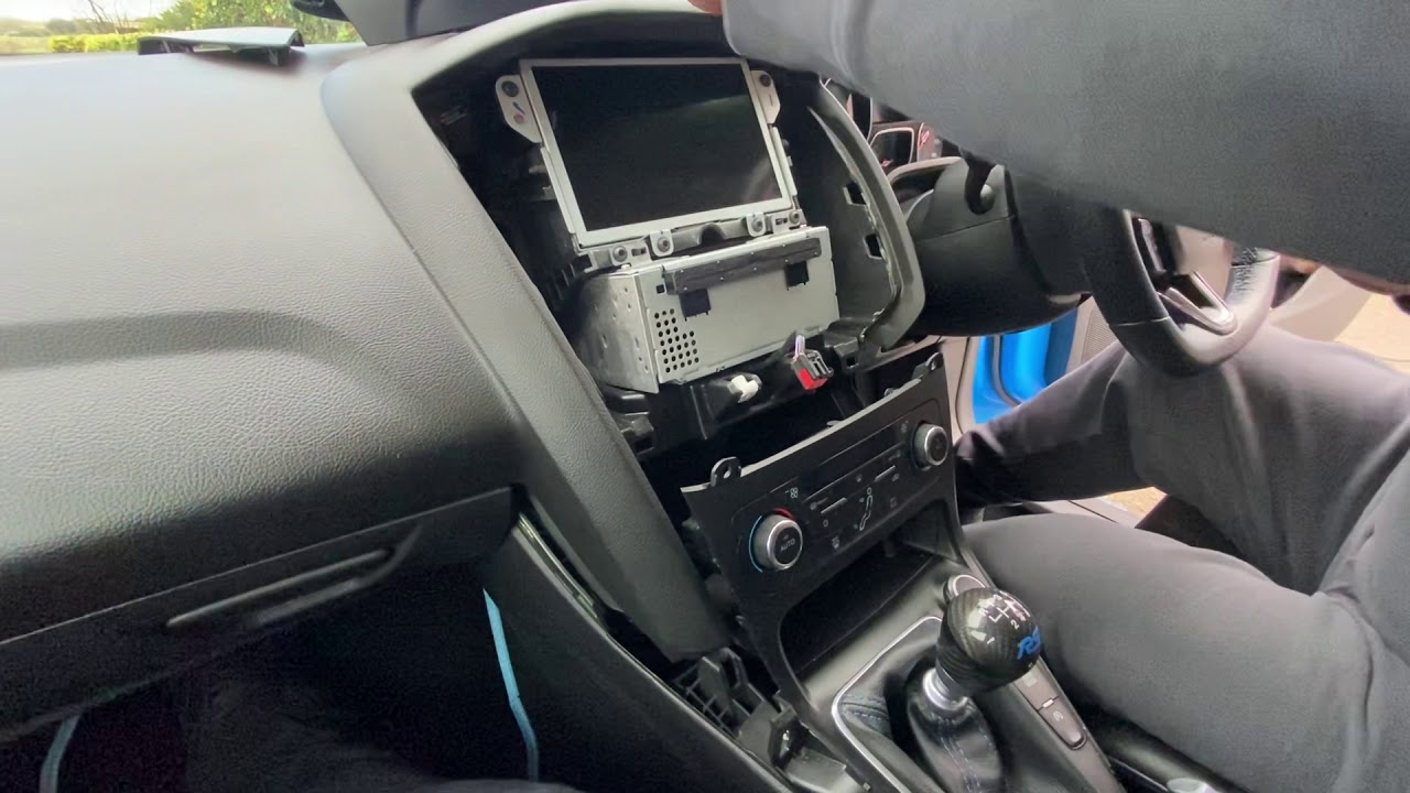 Sync 3 removal Ford Focus Mk3.5 RHD