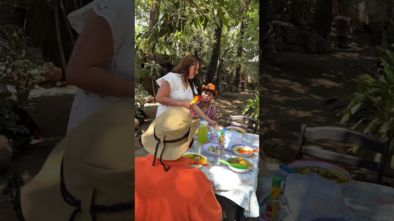 Tuvimos un almuerzo lindo 😍 #humor #comedia #lachela