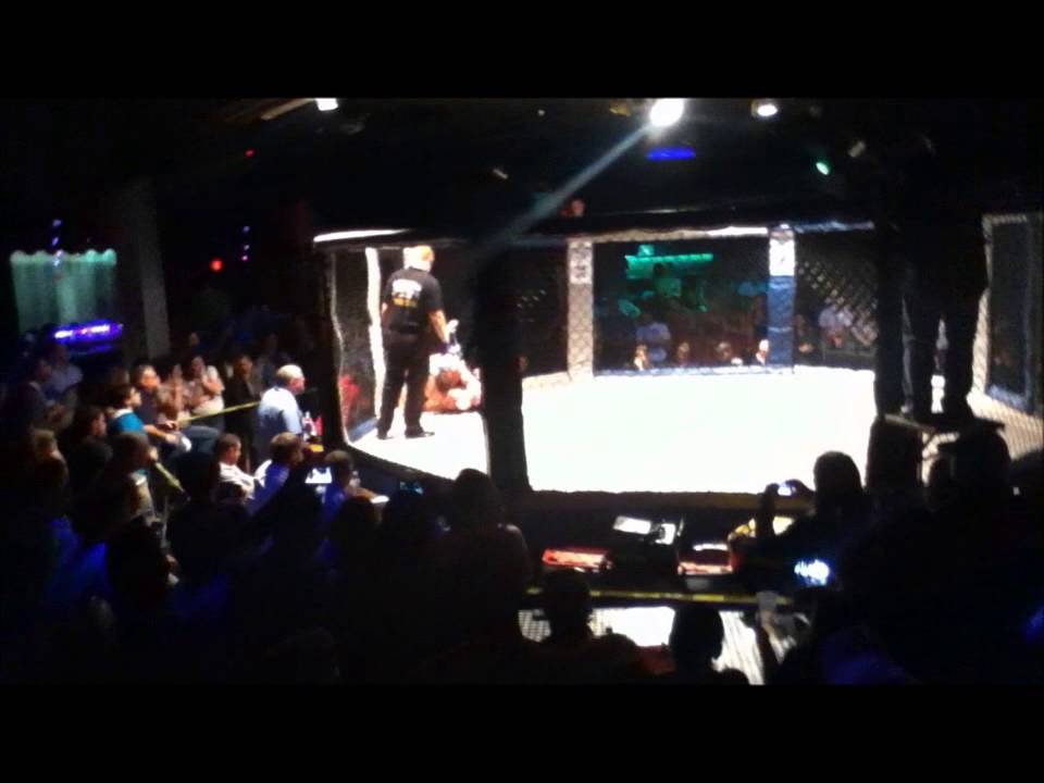 Evan Hayes vs Brad Taylor