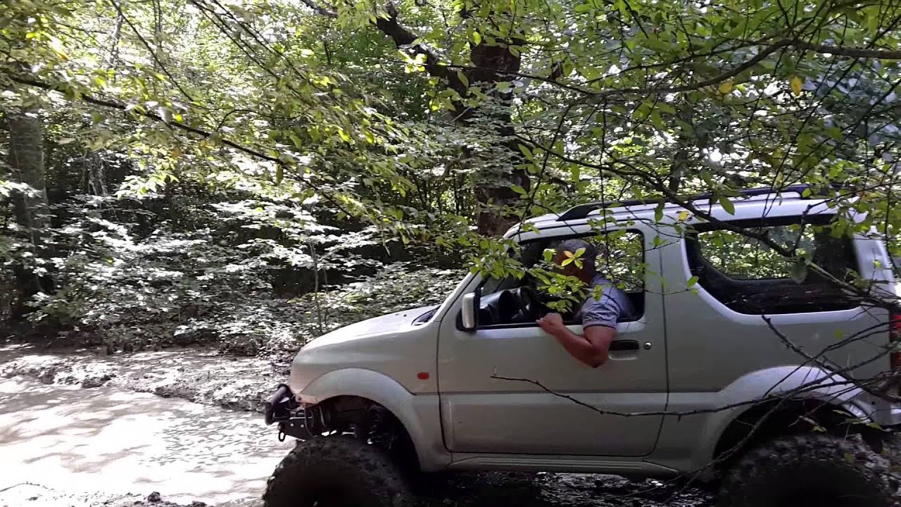 Suzuki Jimny Monster mudding