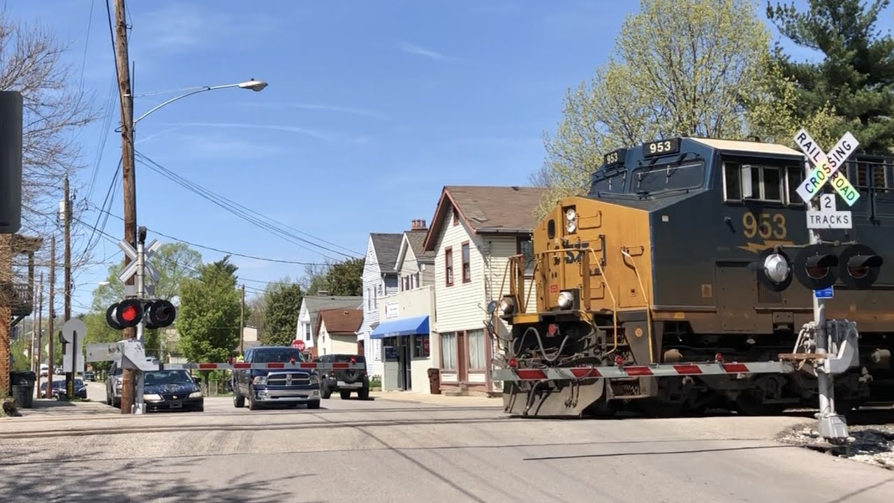 CSX & Norfolk Southern Trains With DPUs In Covington & Walton, Kentucky.  Gotta Love The DPU Action!