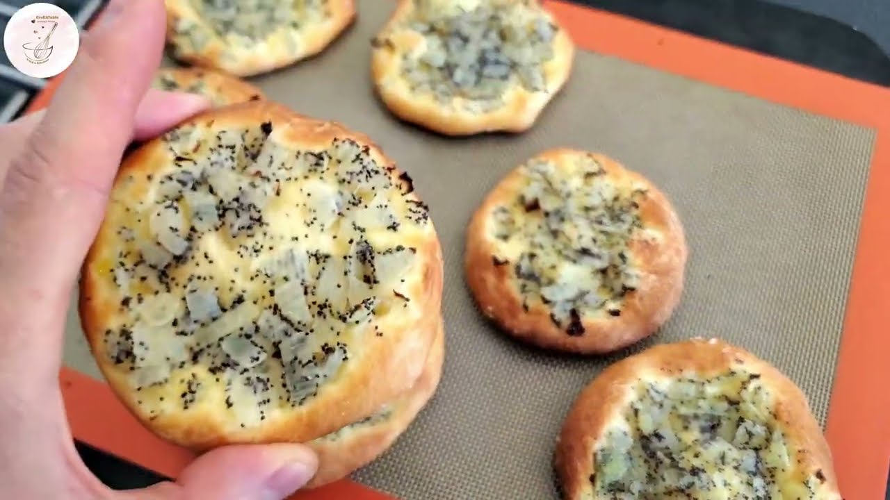 Polish Bread with Onion and Poppy Seed 