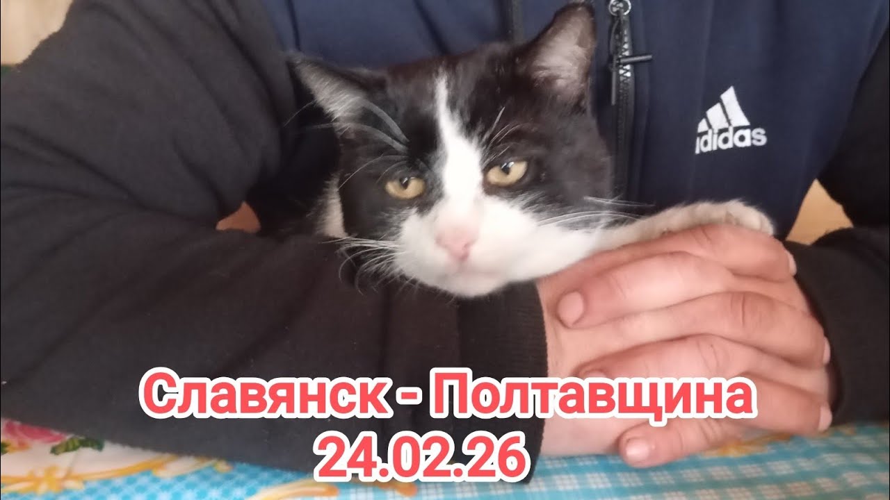 С женой собираем гидроцилиндры. Годовщина войны.