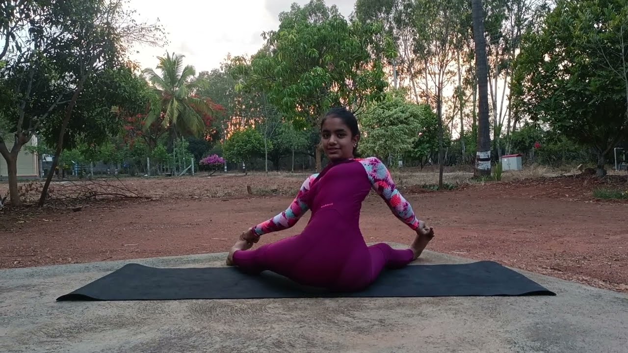 Yashika's yoga performance video for a world record event of Tapas Yogalaya