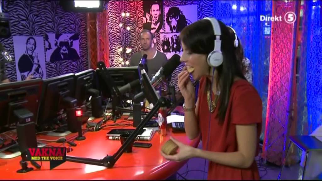 Malin Olsson i extrem sv&aring;r t&auml;vling i studion - VAKNA! med The Voice