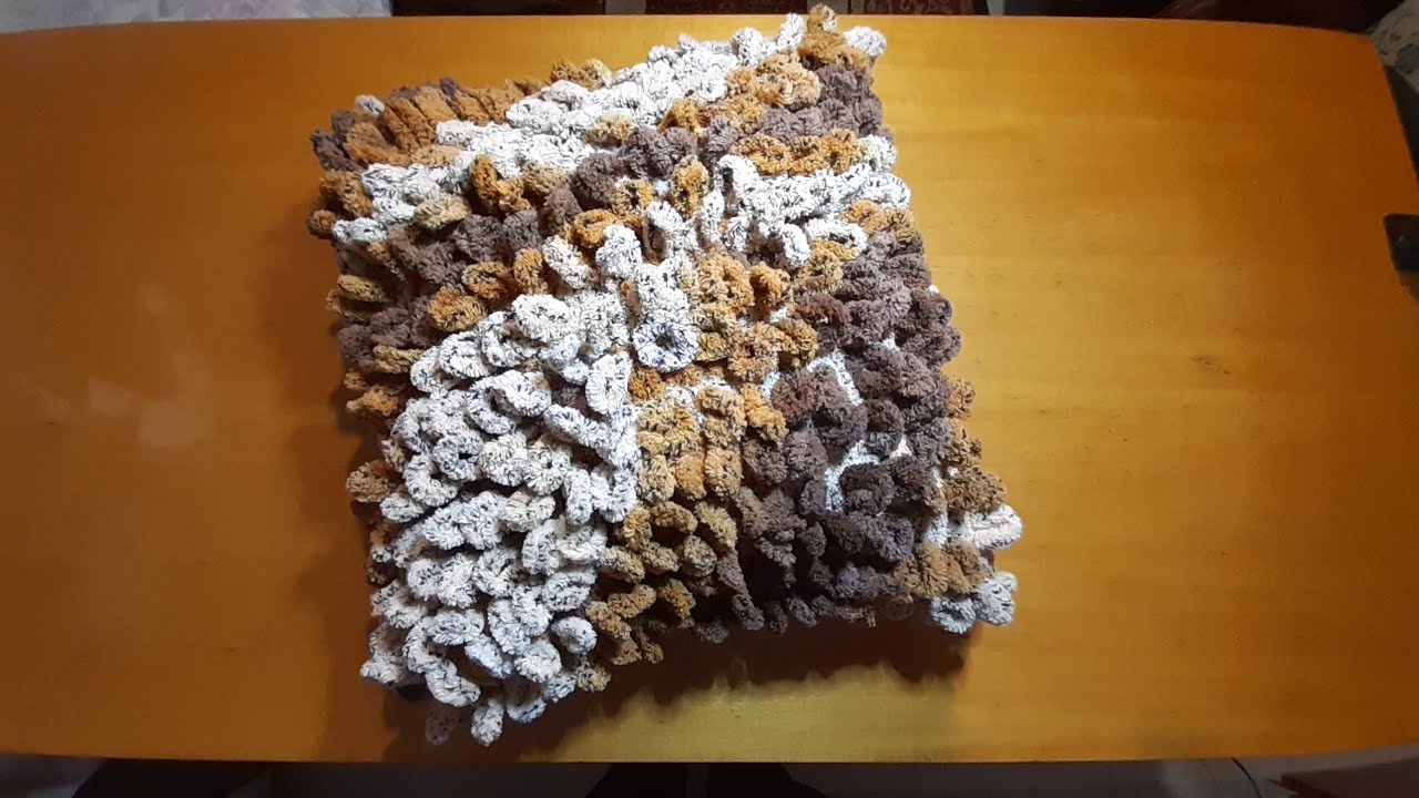 DIY Easy Textured Throw Pillow | Pillow Tutorial with puffy yarn