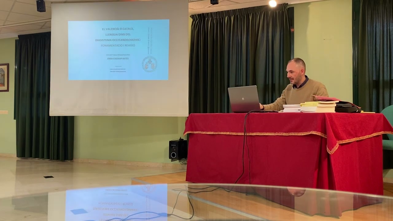 El valencià o català és un dialecte de l'occità?