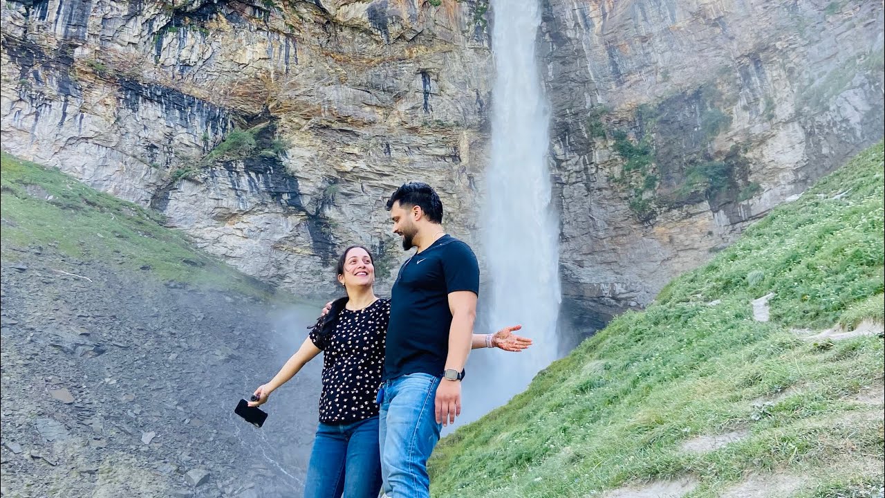 A memorable Sissu Water Fall hike(Sister's birthday celebration at Manali).