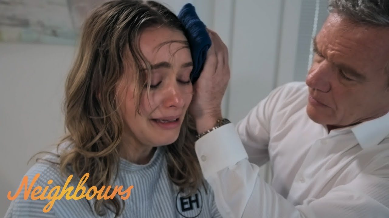 Krista Gives Birth to Hope | Neighbours