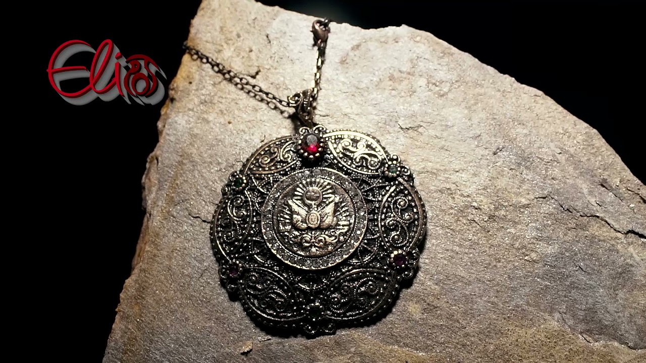 Necklace Secret, Medalion: W 2.2