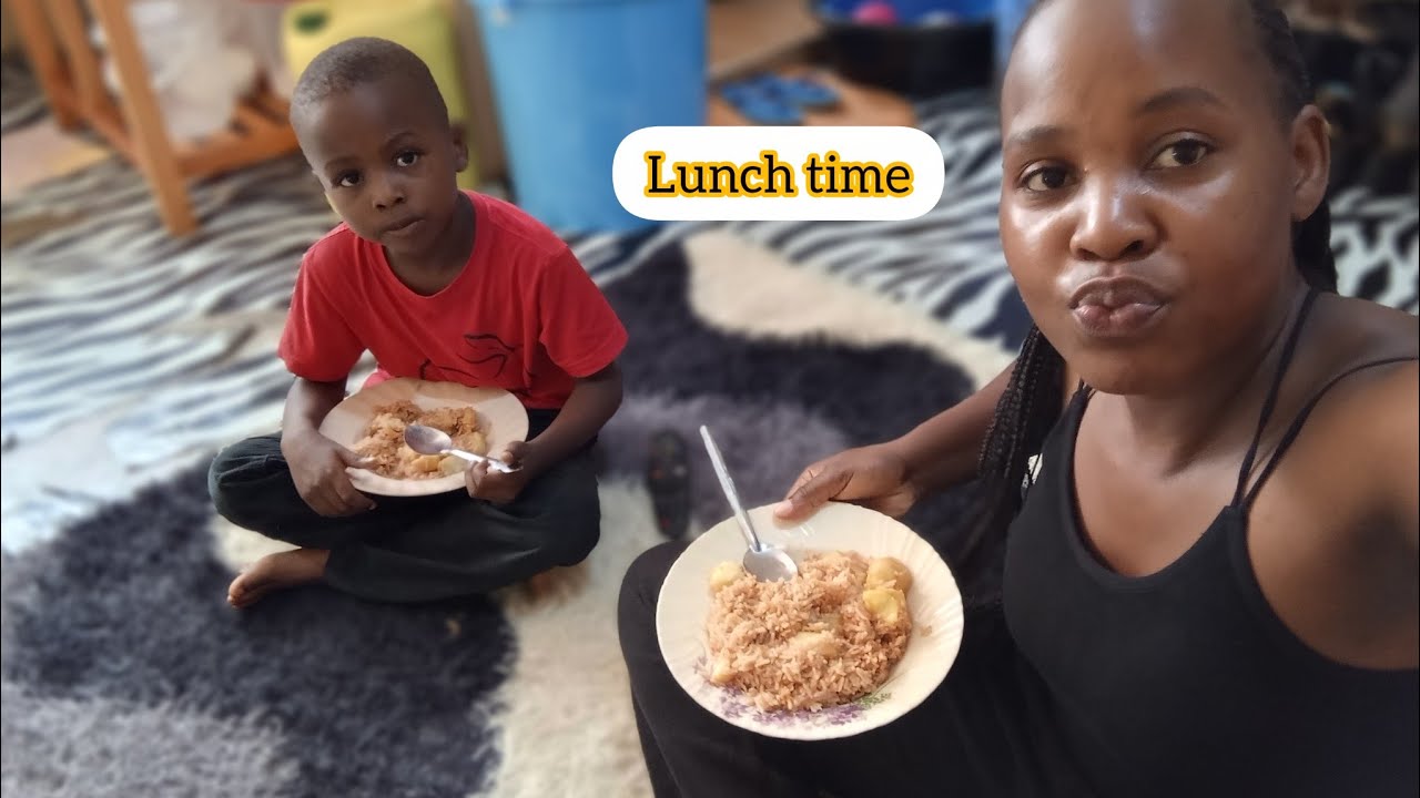 Day in a life of ayoung mother //cooking delicious meal for lunch /rice and irishpotatoes#cooking