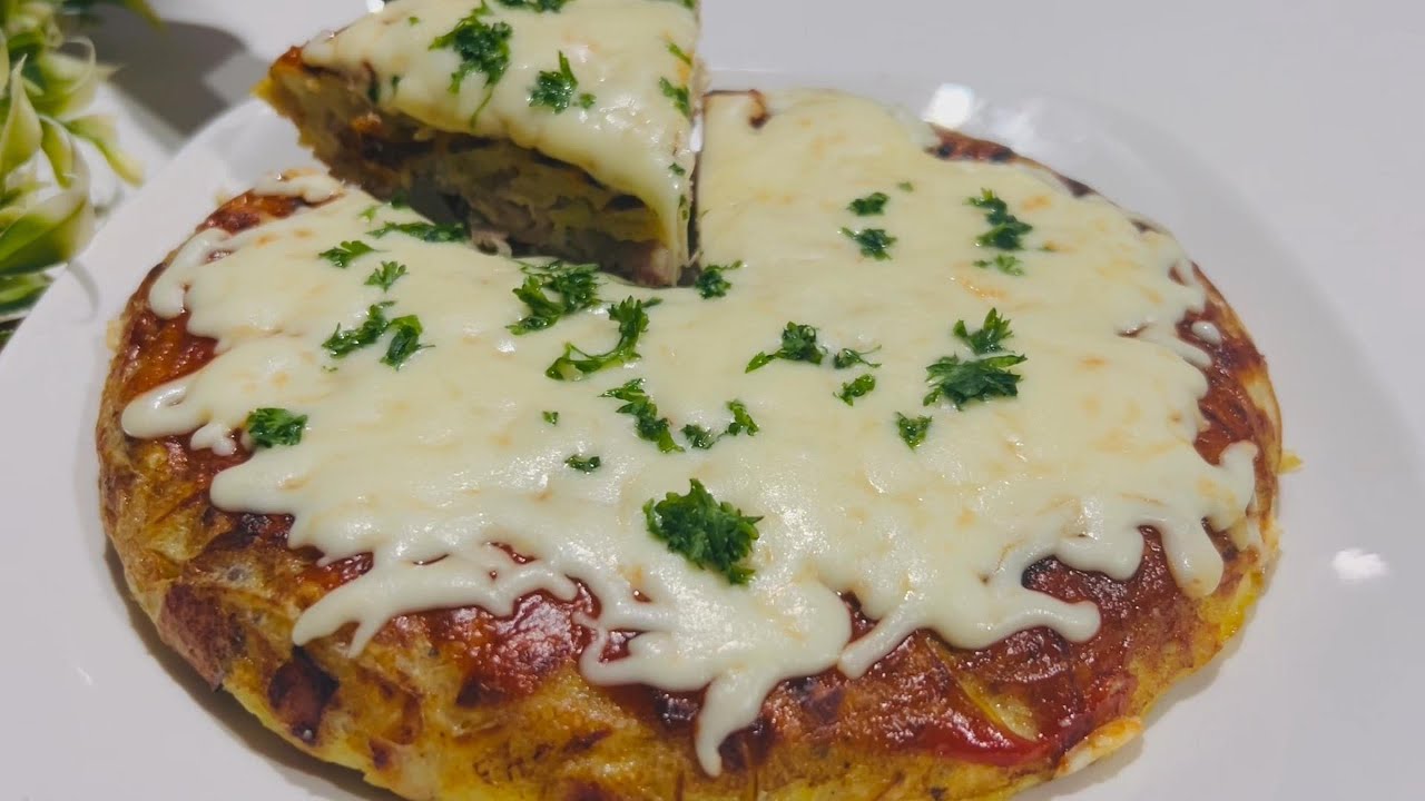 Cut the tortilla into thin strips! According to this recipe, it's easy to cook pizza every day!