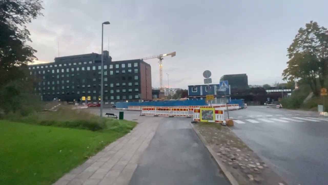 Kulku biologiselle museolle ja Fuugan ohi Martinsillalle / Turku, Finland (4K)