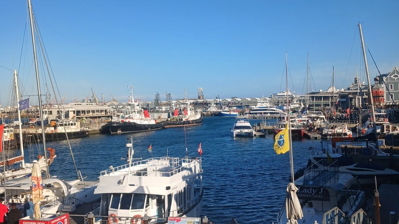 Vlogmas Ep 7: Cape Wheel and V&A waterfront walk-through. #vlogmas #vlog #Capetown #TravelSA