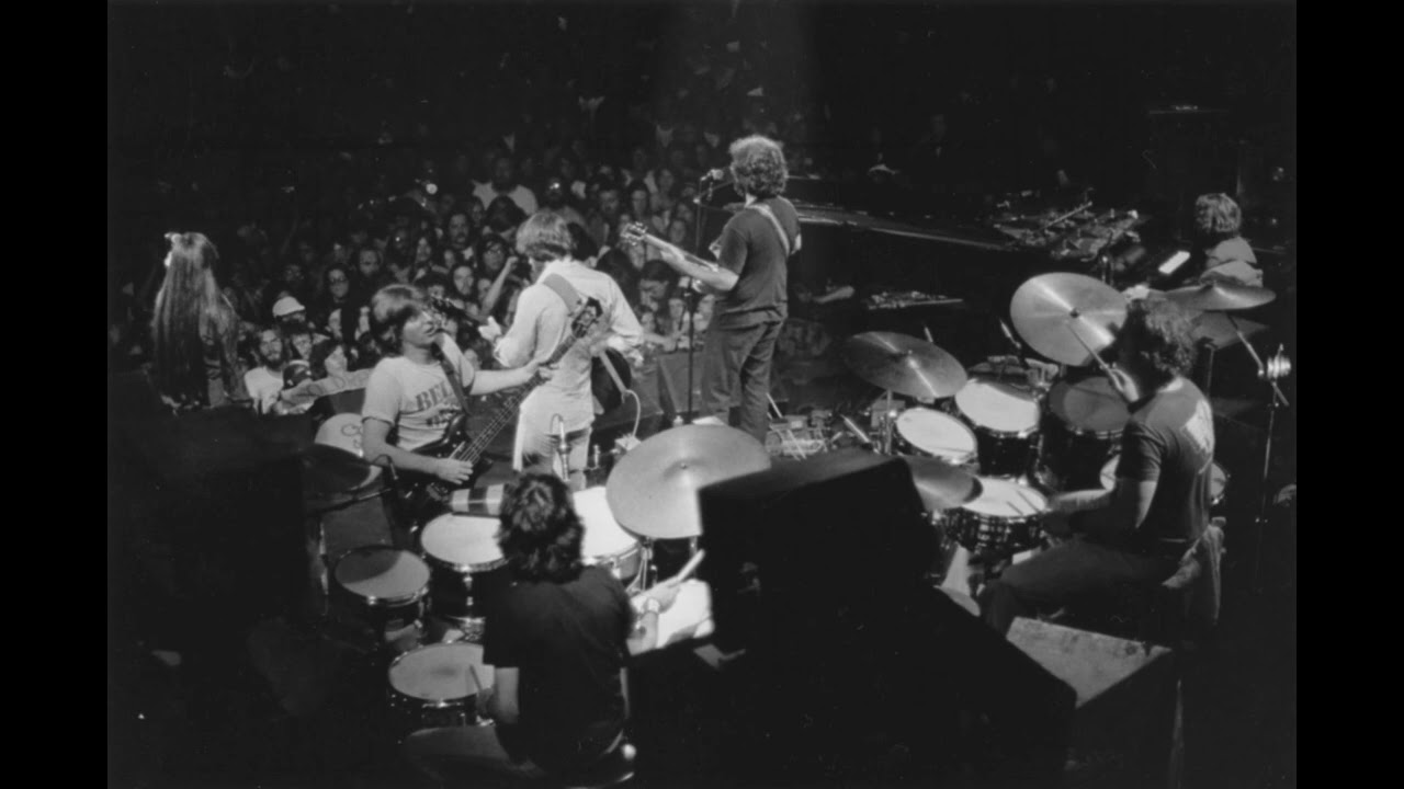 Grateful Dead - 10/1/77 - Paramount Theatre - Portland, OR - sbd