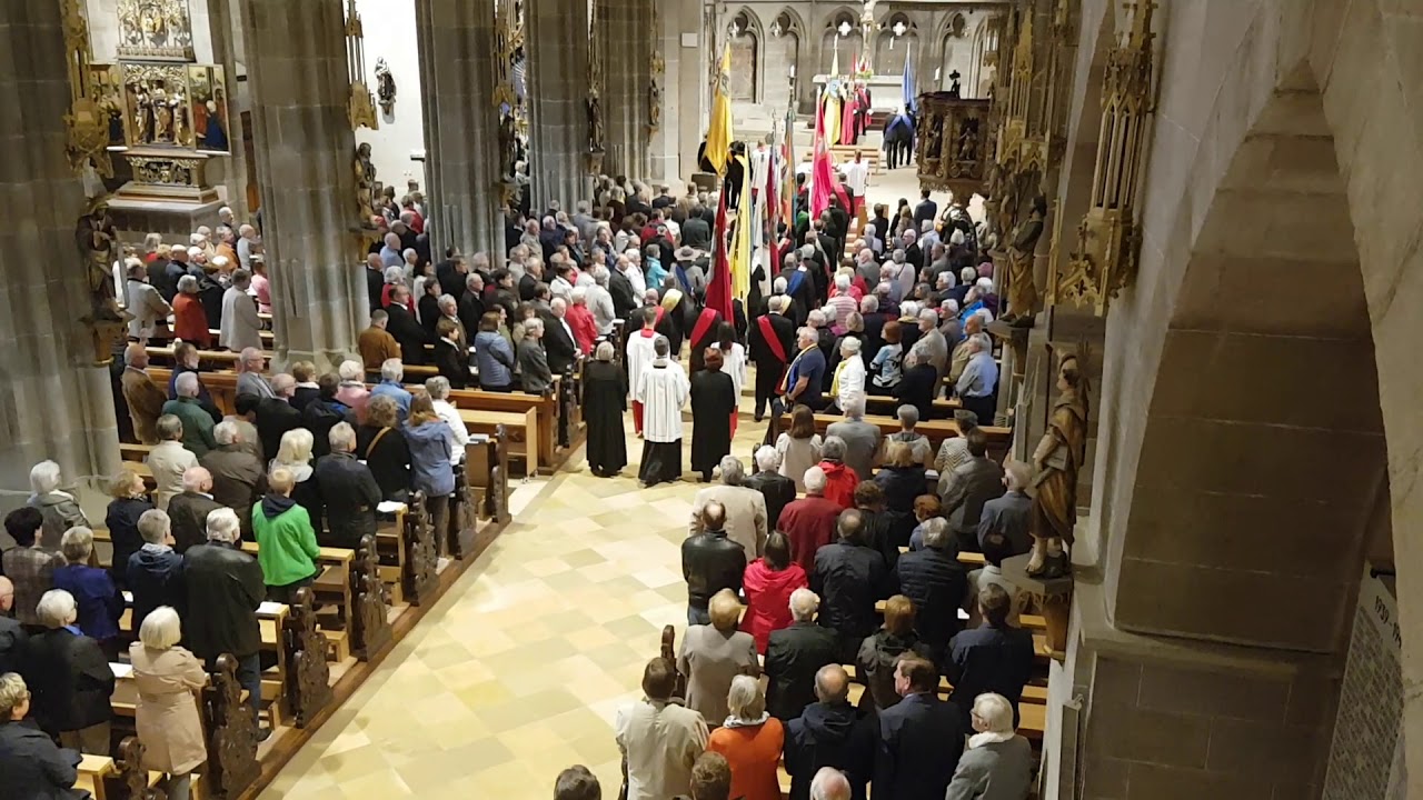 Einzug zum Festgottesdienst 500 Jahre ewiger Bund mit der Eidgenossenschaft