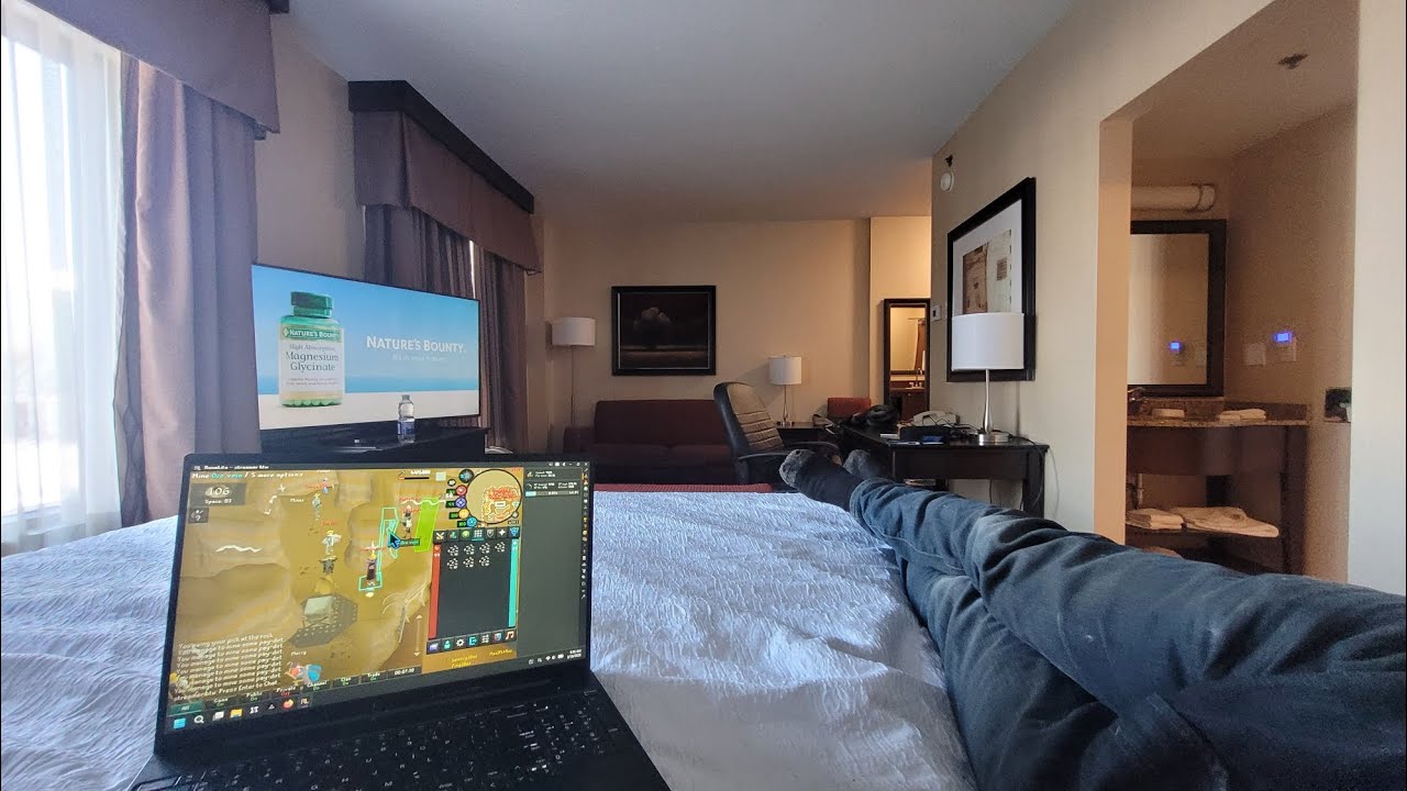 I Found Canada's Worst Hotel! *DONT STAY HERE* ( The Hampton Hilton )