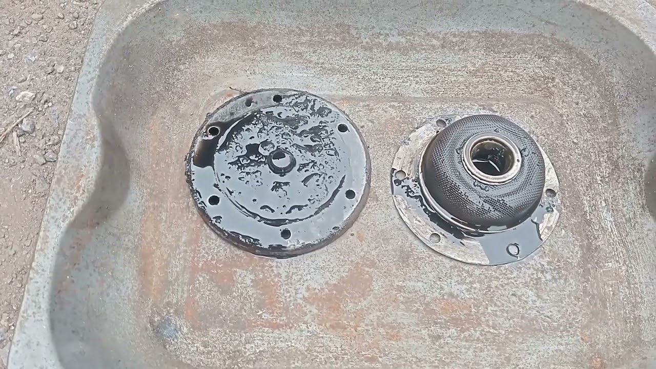 VW Beetle 1300. Lands End Trial repairs. Oil change service and Selector Gear Rod bush replacement.