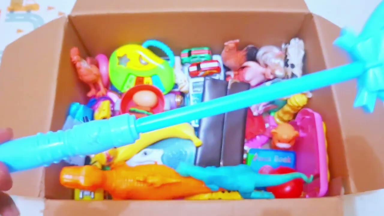 cleane up our toys ASMR into cardboard box || Review