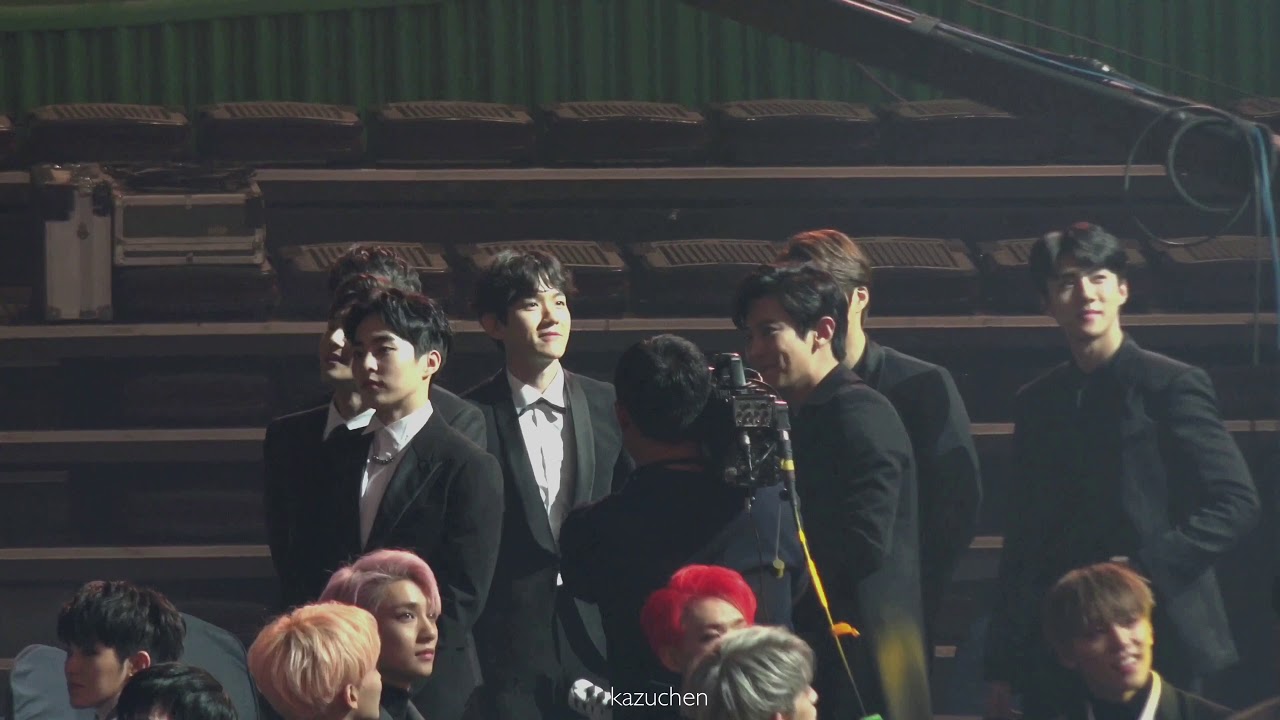 171115 EXO-Reaction to D.O&Yoona Win Popularity Award@2017 Asia Artist Awards[4K]