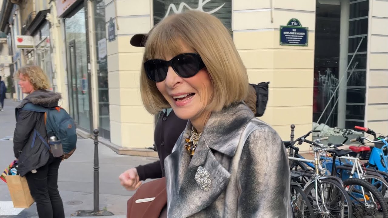 ANNA WINTOUR AT JEAN PAUL GAULTIER COUTURE BY SIMONE ROCHA AND VALENTINO LE SALON SHOWS IN PARIS